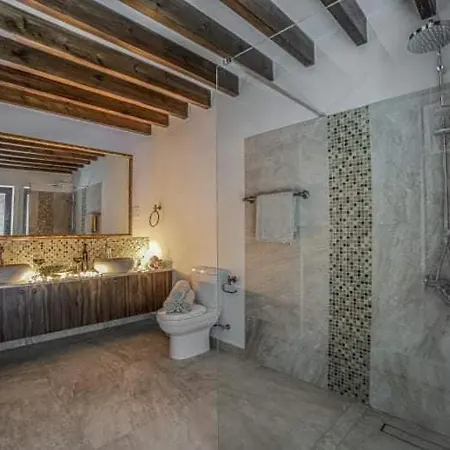 Parthenonas Villa *